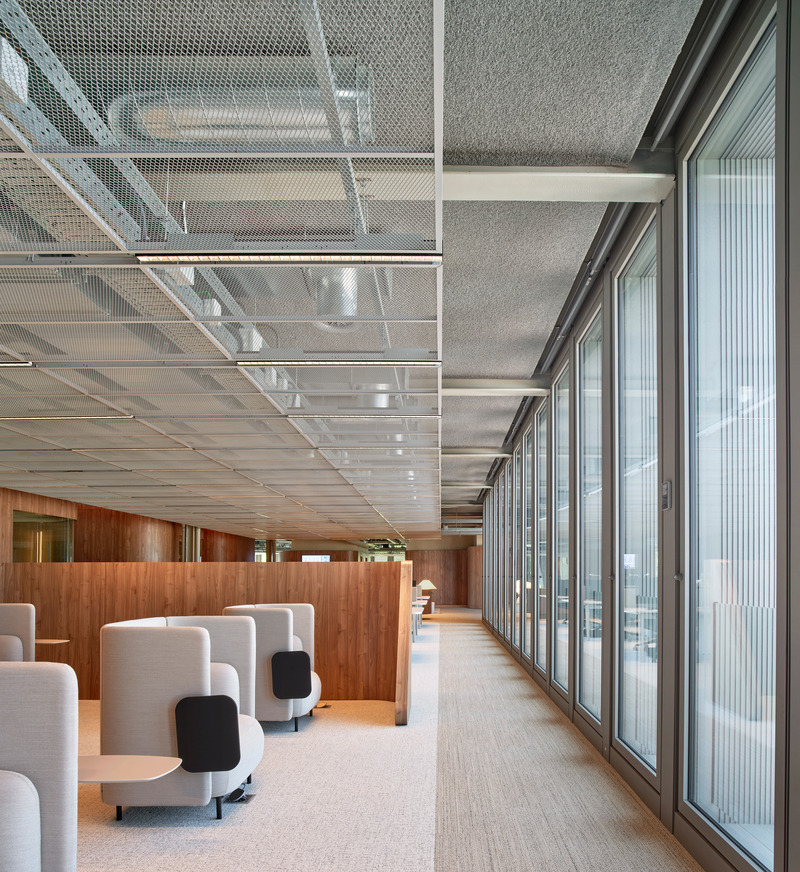 Dossier de presse | 4196-01 - Communiqué de presse | b720 Turns Simon's Old Factory to SWITCH, the Company's New Headquarters - b720 Fermín Vázquez Arquitectos - Architecture commerciale - Crédit photo : José Hevia