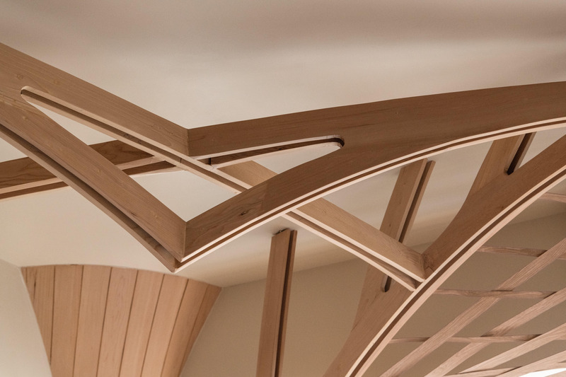 Press kit | 7591-01 - Press release | The Forest of Knowledge - studio HINGE - Commercial Interior Design - Detail at the intersection of the branches - Photo credit: Suryan//Dang