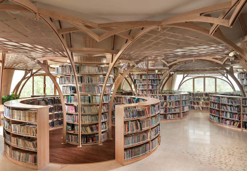 Press kit | 7591-01 - Press release | The Forest of Knowledge - studio HINGE - Commercial Interior Design - Entry into the browsing hedge - Photo credit: Suryan//Dang
