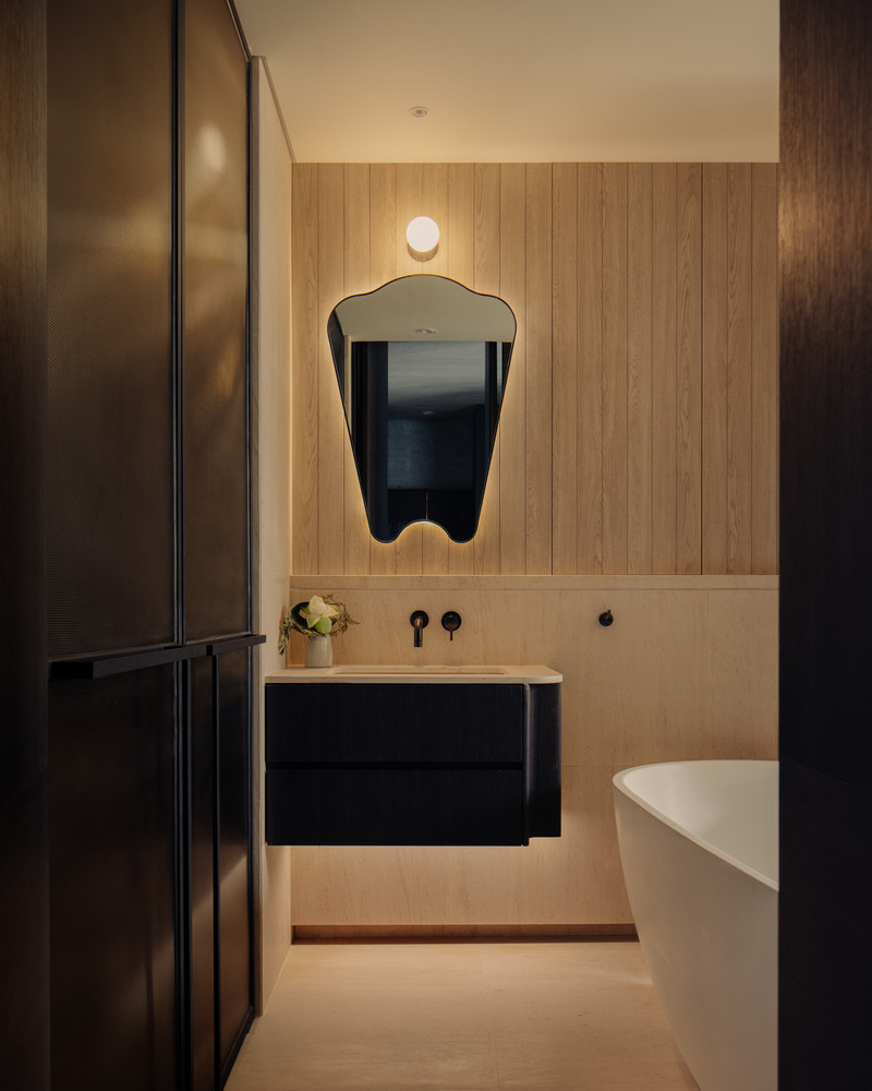 Press kit | 3639-01 - Press release | Soma Mot - 932 Design Private Limited - Residential Interior Design -  Master bath 4  - Photo credit: Khoo GuoJie
