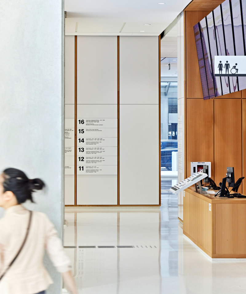 Dossier de presse | 7592-01 - Communiqué de presse | Award-Winning Wayfinding for New RPBW Courthouse - Frontier Design - Design graphique - Crédit photo : Tom Rideout