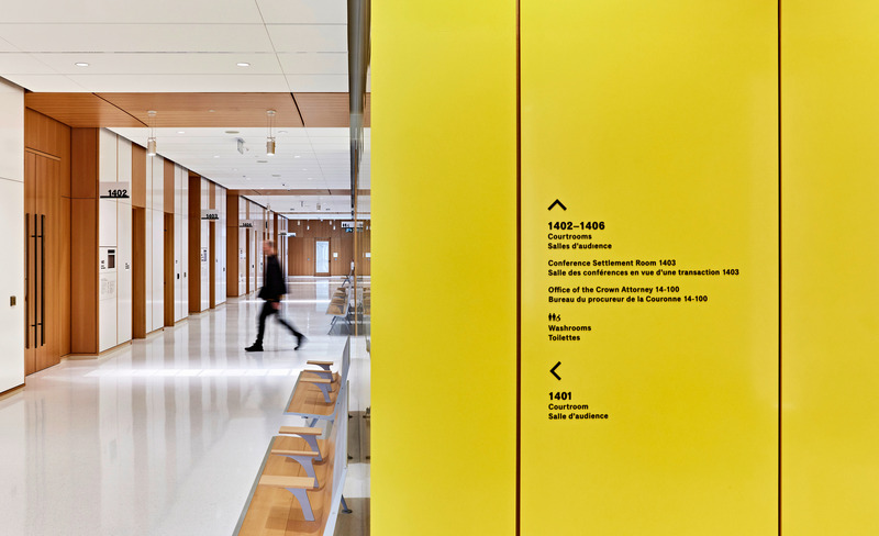 Dossier de presse | 7592-01 - Communiqué de presse | Award-Winning Wayfinding for New RPBW Courthouse - Frontier Design - Design graphique - Crédit photo : Tom Rideout