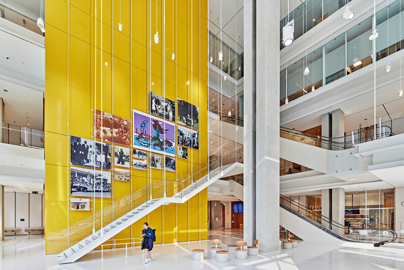 Dossier de presse | 7592-01 - Communiqué de presse | Award-Winning Wayfinding for New RPBW Courthouse - Frontier Design - Design graphique - Crédit photo : Tom Rideout
