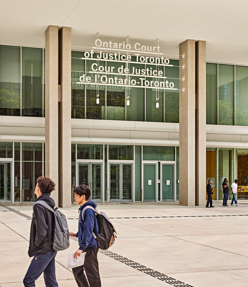 Dossier de presse | 7592-01 - Communiqué de presse | Award-Winning Wayfinding for New RPBW Courthouse - Frontier Design - Design graphique - Crédit photo : Tom Rideout