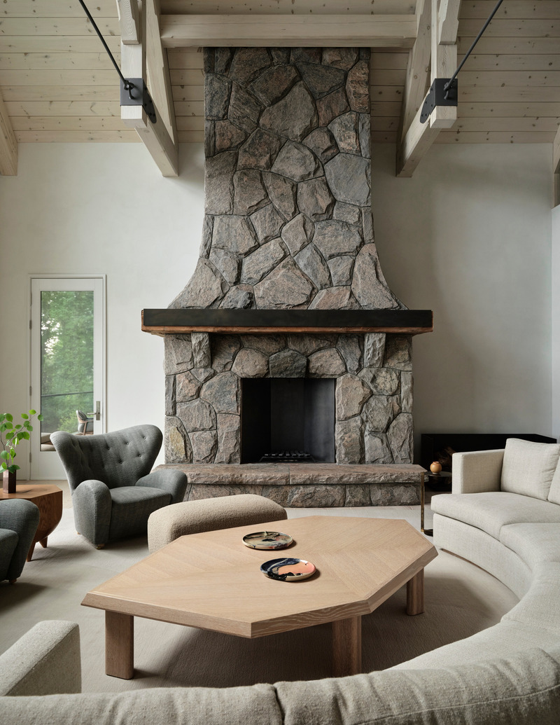 Dossier de presse | 6316-04 - Communiqué de presse | Summer Lake House - Ashley Botten Design - Design d’intérieur résidentiel -  <p>To enhance both communal and private spaces, abd incorporated custom-designed furniture, creating a seamless and harmonious flow throughout the cottage.</p><br>  - Crédit photo : Patrick Biller