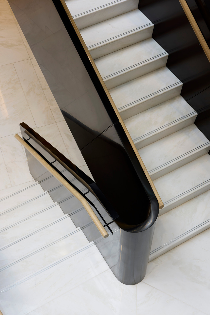 Press kit | 1440-02 - Press release | Château d’Ivoire - Archi- - Commercial Architecture - Corian crafted staircase - Photo credit: James Brittain