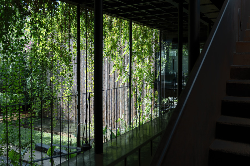 Dossier de presse | 5833-01 - Communiqué de presse | The Vibes Co-Space - Infinitive Architecture - Architecture commerciale - Level 1 corridor view to open lobby void - Crédit photo : IFA