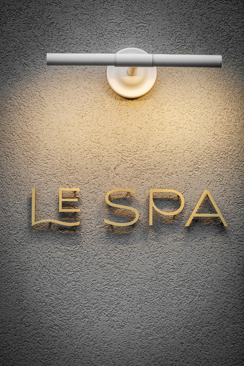 Dossier de presse | 2603-03 - Communiqué de presse | Le Spa à Manoir Hovey - LAMAS Architecture Ltd - Architecture commerciale - <font style="vertical-align: inherit;"><font style="vertical-align: inherit;"> Signalétique sur mesure conçue par LAMAS </font></font> - Crédit photo :  Drew Hadley 
