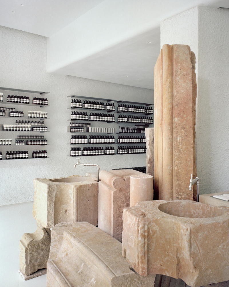 Dossier de presse | 4709-11 - Communiqué de presse | Dezeen Awards 2024 Interiors Longlist Revealed - Dezeen - Concours - Aesop Diagonal by Mesura.  - Crédit photo : Maxime Delvaux