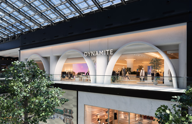 Press kit | 5898-04 - Press release | Dynamite Flagship: Digital Art, AI, and Innovation - Groupe Dynamite inc. - Commercial Interior Design - Photo credit: François Descoteaux