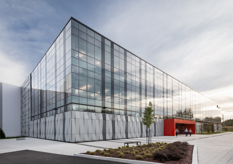 Dossier de presse | 7474-03 - Communiqué de presse | Nouveau centre de distribution de METRO : GKC Architecture & Design et Imperatori Design unissent leurs forces pour contribuer à la croissance de la marque au Québec - GKC Architecture & Design Imperatori Design - Architecture commerciale - Centre administratif  - Crédit photo : Adrien Williams