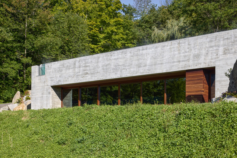 Dossier de presse | 1408-03 - Communiqué de presse | BALNEA spa + réserve thermale inaugure de nouvelles installations célébrant la nature - BALNEA spa + réserve thermale - Architecture commerciale - Étage inférieur avec salle de repos quatre saisons - Crédit photo : James Brittain