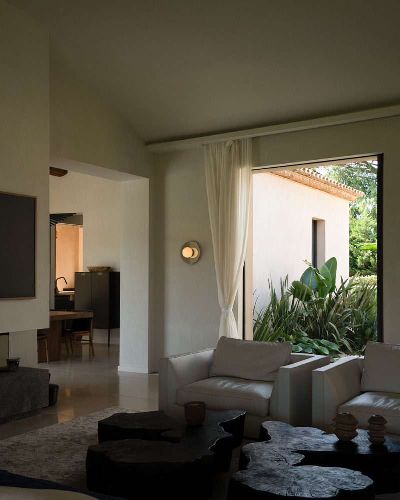 Press kit | 1942-03 - Press release | Luminaire Authentik Presents the New Chrome Collection - Luminaire Authentik - Lighting Design - CHROME KREMA 1205-LA40 - Photo credit: Luminaire Authentik