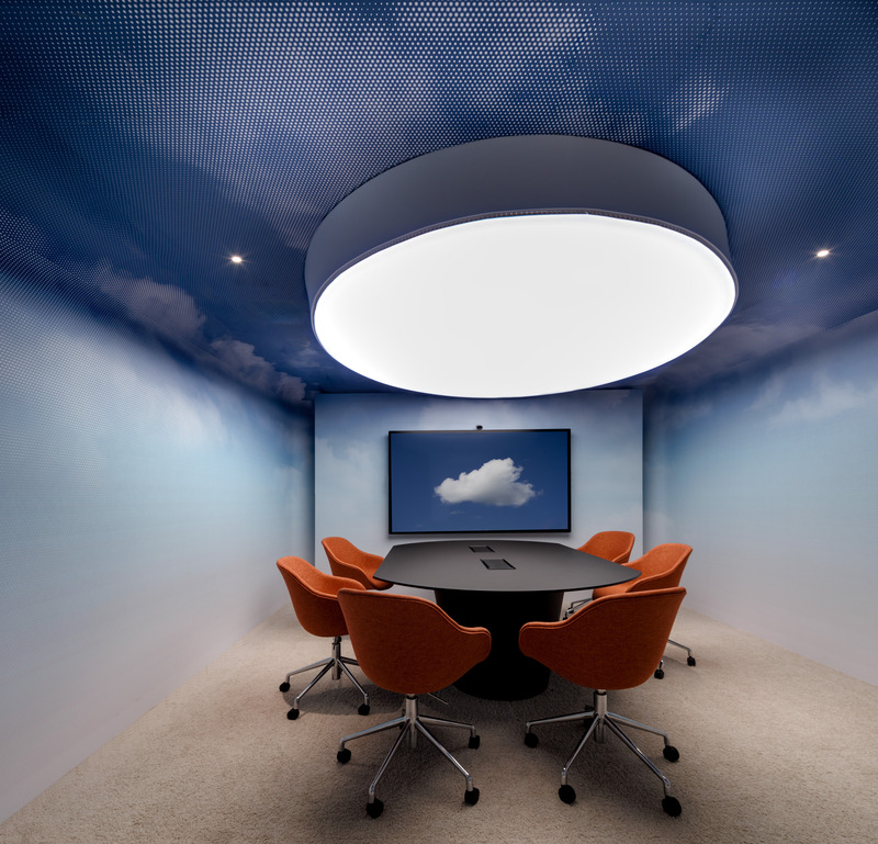Dossier de presse | 865-61 - Communiqué de presse | Les bureaux d’Accenture à Montréal : allier identité locale et énergie collaborative - Lemay - Design d’intérieur commercial - Crédit photo : Claude-Simon Langlois