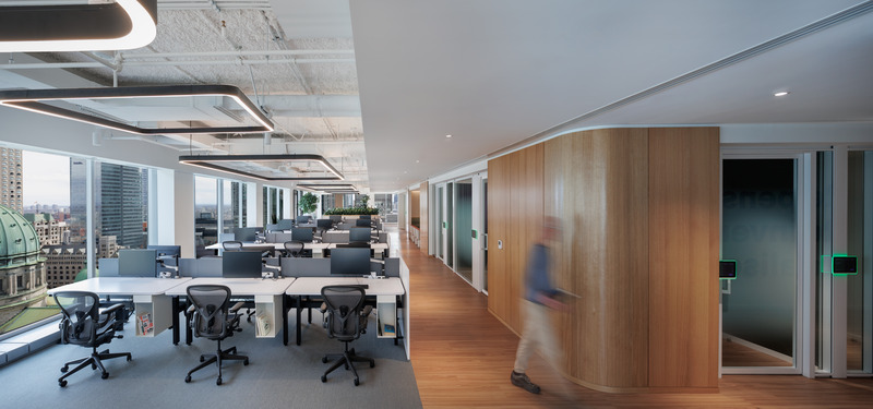 Dossier de presse | 865-61 - Communiqué de presse | Les bureaux d’Accenture à Montréal : allier identité locale et énergie collaborative - Lemay - Design d’intérieur commercial - Crédit photo : Claude-Simon Langlois