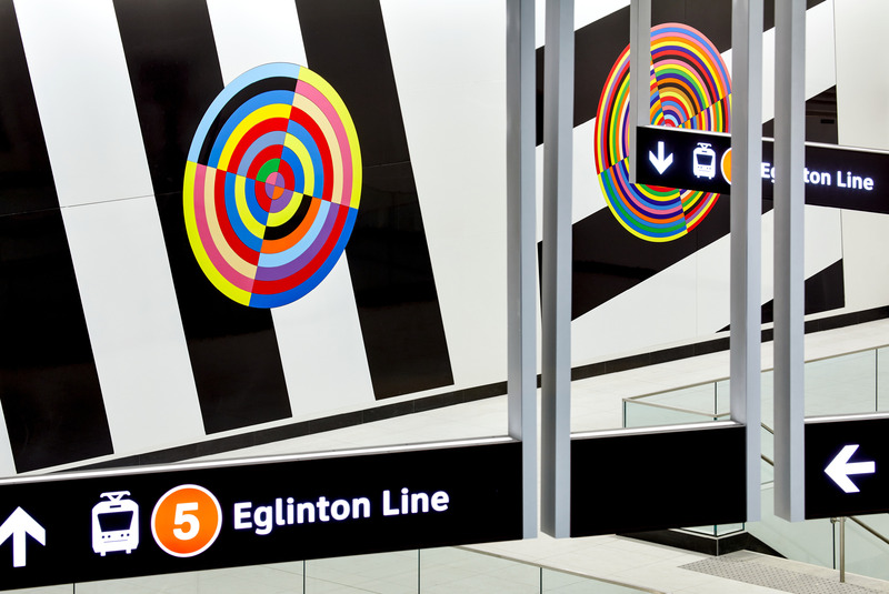 Dossier de presse | 718-05 - Communiqué de presse | Eglinton Crosstown LRT : Rehausser la qualité du design dans l'espace public - Daoust Lestage Lizotte Stecker Benech - Architecture institutionnelle - Véritable projet civique, Eglinton Crosstown LRT entrelace art et architecture, infrastructure de transport et espace public. - Crédit photo : Tom Arban