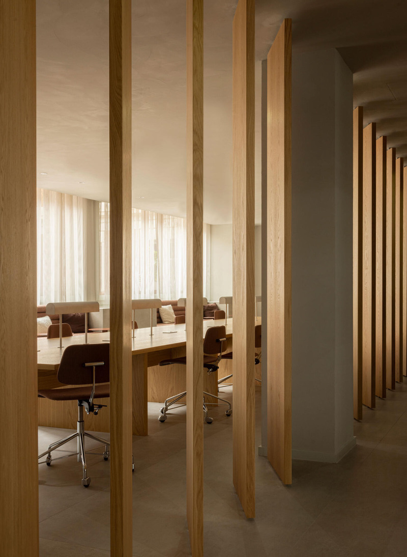 Dossier de presse | 4709-12 - Communiqué de presse | World's 49 Most Striking Interiors Shortlisted for Dezeen Awards 2024 - Dezeen - Concours - Chancery House, Norm Architects, London, United Kingdom 