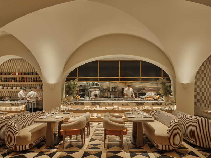 Dossier de presse | 4709-12 - Communiqué de presse | World's 49 Most Striking Interiors Shortlisted for Dezeen Awards 2024 - Dezeen - Concours - Daphne, Studio Paolo Ferrari Inc., Toronto, Canada