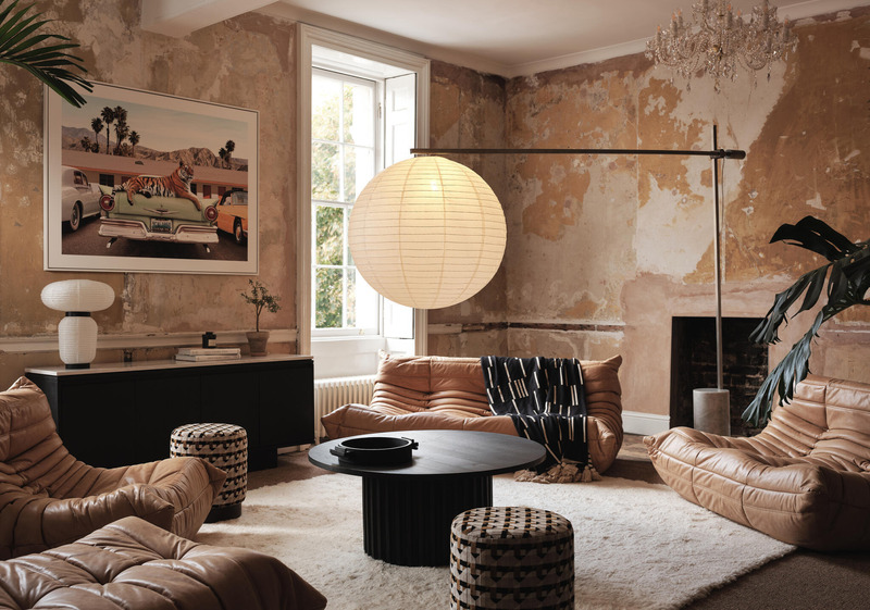 Dossier de presse | 4709-12 - Communiqué de presse | World's 49 Most Striking Interiors Shortlisted for Dezeen Awards 2024 - Dezeen - Concours - Knotel at The Old Sessions House, Acrylicize, London, United Kingdom