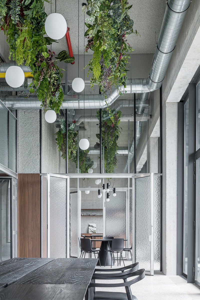 Dossier de presse | 4709-12 - Communiqué de presse | World's 49 Most Striking Interiors Shortlisted for Dezeen Awards 2024 - Dezeen - Concours - Link Lab creative offices, Stay Studio, Kortrijk, Belgium