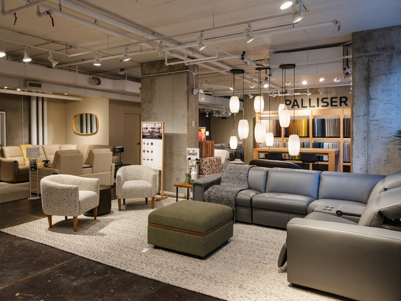 Dossier de presse | 2347-03 - Communiqué de presse | Le magasin EQ3 de la rue King Est à Toronto ouvre un nouveau studio Palliser - EQ3 - Évènement + Exposition - EQ3 King Street Showroom Palliser Studio Launch - Crédit photo : Lyndsey Constable for EQ3<br>