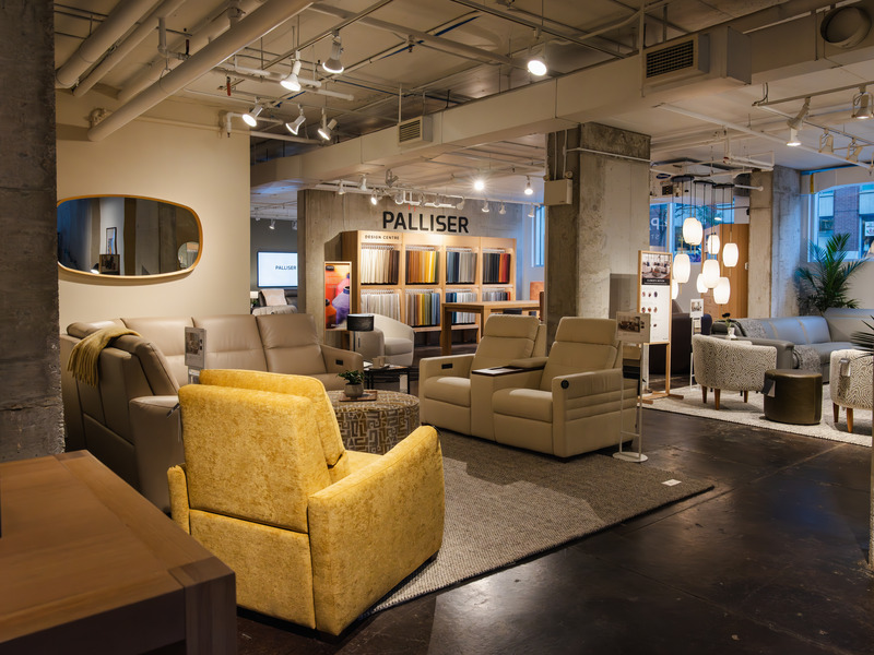 Dossier de presse | 2347-03 - Communiqué de presse | Le magasin EQ3 de la rue King Est à Toronto ouvre un nouveau studio Palliser - EQ3 - Évènement + Exposition - EQ3 King Street Showroom Palliser Studio Launch - Crédit photo : Lyndsey Constable for EQ3<br>