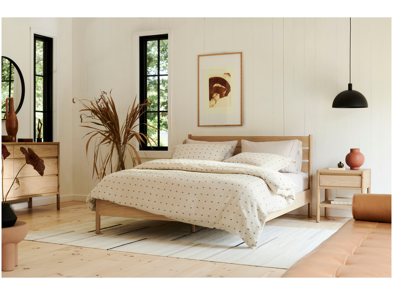 Press kit | 2347-02 - Press release | EQ3’s Industry-Leading Trade Program: Membership Has its Perks - EQ3 - Commercial Interior Design - Photo credit: Monarch Bedroom Collection in Oak