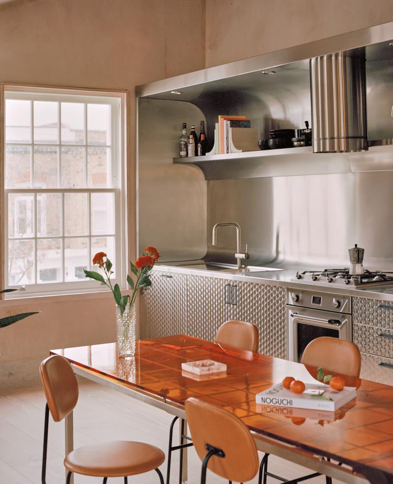 Dossier de presse | 4709-14 - Communiqué de presse | Designers of the Year Shortlist Revealed for Dezeen Awards 2024 - Dezeen - Concours - Highbury Apartment by Holloway Li  - Crédit photo : Edmund Dabney