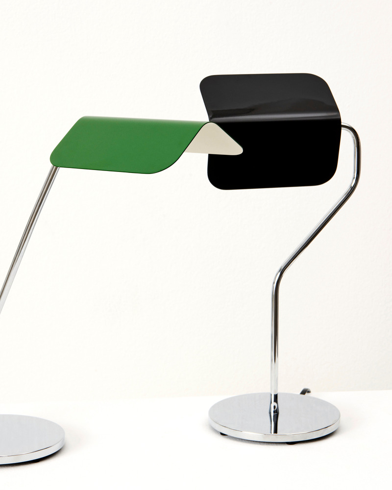 Dossier de presse | 4709-14 - Communiqué de presse | Designers of the Year Shortlist Revealed for Dezeen Awards 2024 - Dezeen - Concours - Apex Desk Lamp emerald green_Apex Table Lamp iron black by John Tree