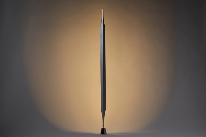 Dossier de presse | 4709-14 - Communiqué de presse | Designers of the Year Shortlist Revealed for Dezeen Awards 2024 - Dezeen - Concours - Arrow, Stand lamp by Kodai Iwamoto