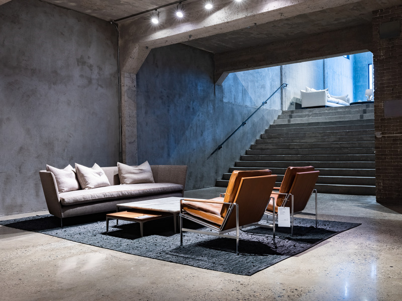 Dossier de presse | 5912-01 - Communiqué de presse | A Tale of Multiple Cities: Cohlmeyer Architecture’s Enduring Collaboration with Montauk Sofa - Cohlmeyer Architecture - Design d’intérieur commercial - Montauk Sofa Calgary - Crédit photo : Rob Moroto