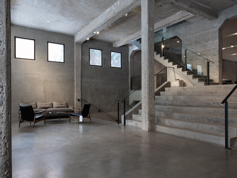 Dossier de presse | 5912-01 - Communiqué de presse | A Tale of Multiple Cities: Cohlmeyer Architecture’s Enduring Collaboration with Montauk Sofa - Cohlmeyer Architecture - Design d’intérieur commercial - Montauk Sofa Calgary - Crédit photo : Rob Moroto