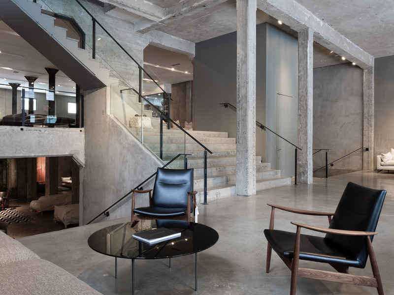 Dossier de presse | 5912-01 - Communiqué de presse | A Tale of Multiple Cities: Cohlmeyer Architecture’s Enduring Collaboration with Montauk Sofa - Cohlmeyer Architecture - Design d’intérieur commercial - Montauk Sofa Calgary - Crédit photo : Rob Moroto