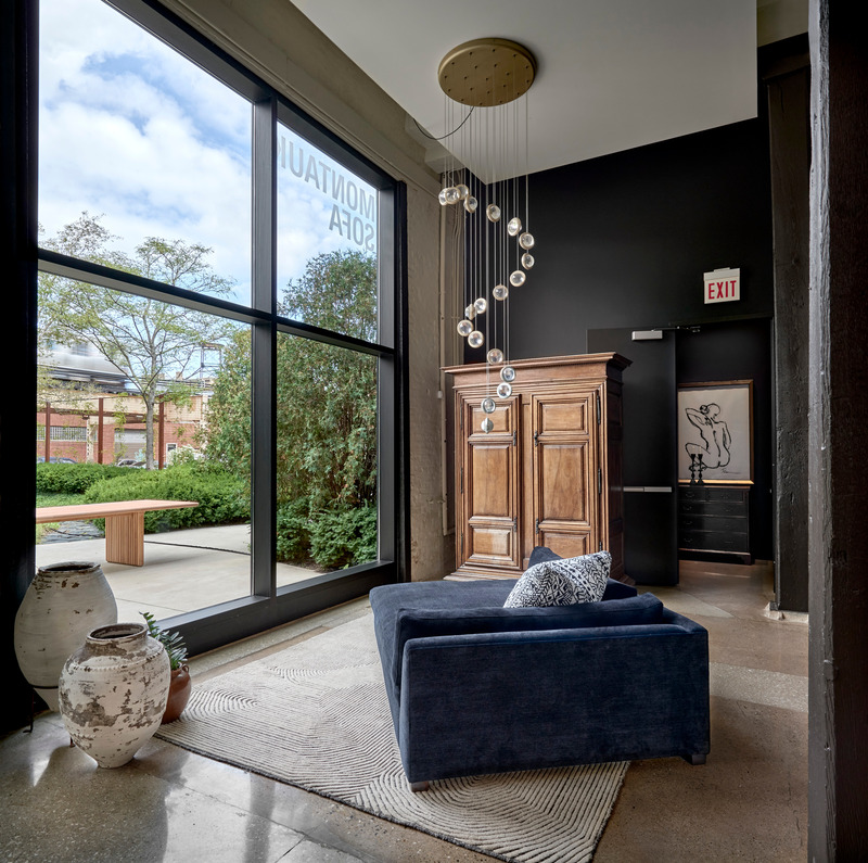 Dossier de presse | 5912-01 - Communiqué de presse | A Tale of Multiple Cities: Cohlmeyer Architecture’s Enduring Collaboration with Montauk Sofa - Cohlmeyer Architecture - Design d’intérieur commercial - Montauk Sofa Chicago - Crédit photo : Toni Soluri