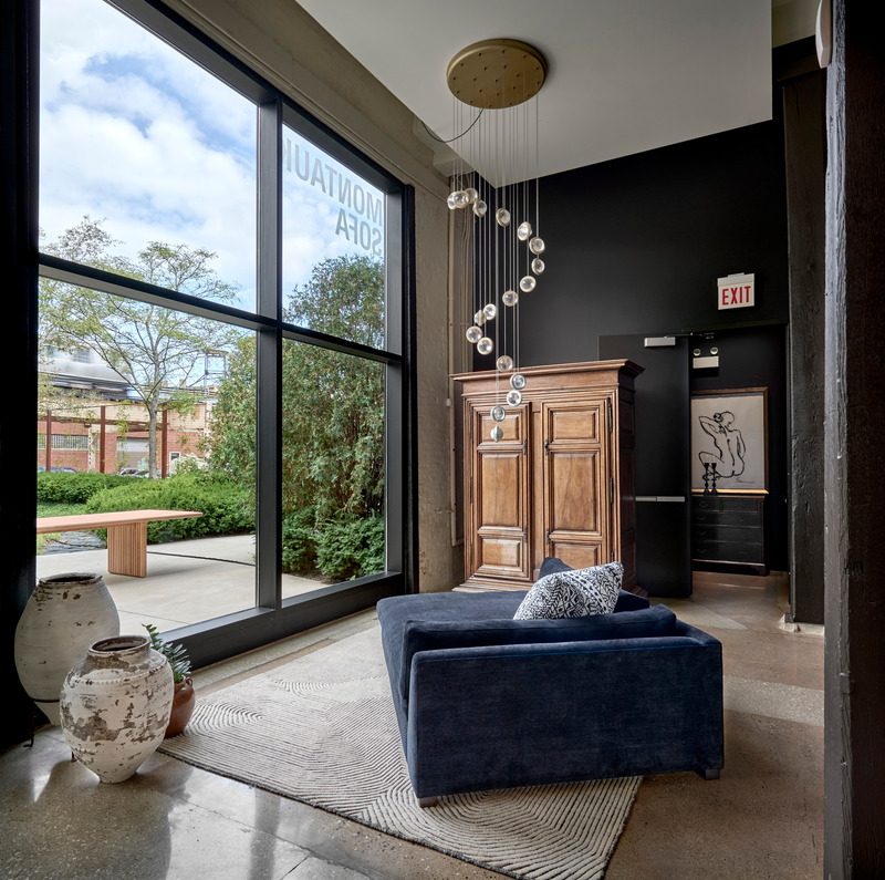 Dossier de presse | 5912-01 - Communiqué de presse | A Tale of Multiple Cities: Cohlmeyer Architecture’s Enduring Collaboration with Montauk Sofa - Cohlmeyer Architecture - Design d’intérieur commercial - Montauk Sofa Chicago - Crédit photo : Toni Soluri