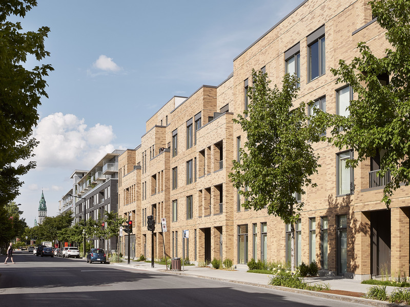Press kit | 1676-08 - Press release | Mellem Ville-Marie: A Model of Gentle Densification Inspired by Montreal - ADHOC - Residential Architecture - Mellem Ville-Marie rises to the challenge of integrating into an already established environment. - Photo credit: Maxime Brouillet 