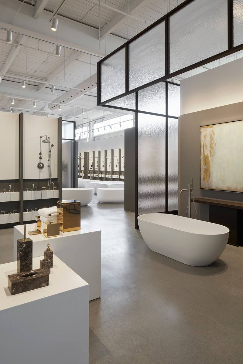 Dossier de presse | 889-08 - Communiqué de presse | BURDIFILEK’s Sophisticated Design Embodies the Essence of a Luxury Brand - BURDIFILEK - Design d’intérieur commercial - Crédit photo : A-Frame Studio