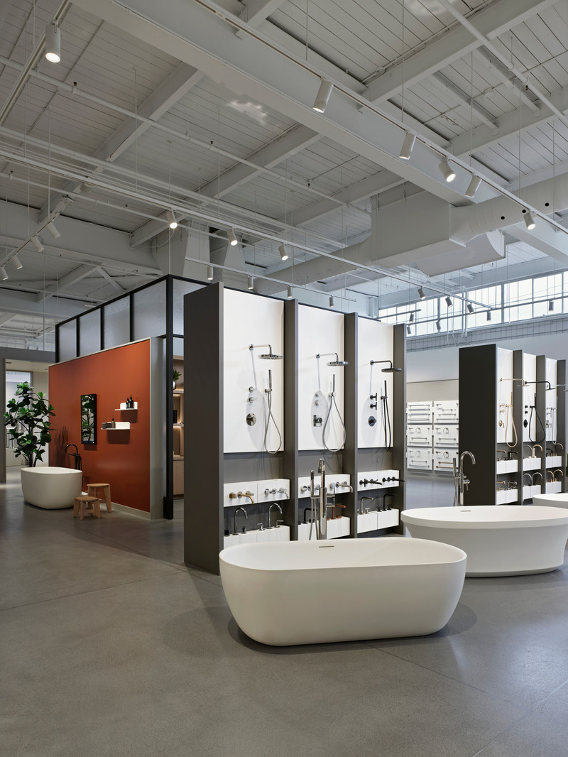 Dossier de presse | 889-08 - Communiqué de presse | BURDIFILEK’s Sophisticated Design Embodies the Essence of a Luxury Brand - BURDIFILEK - Design d’intérieur commercial - Crédit photo : A-Frame Studio