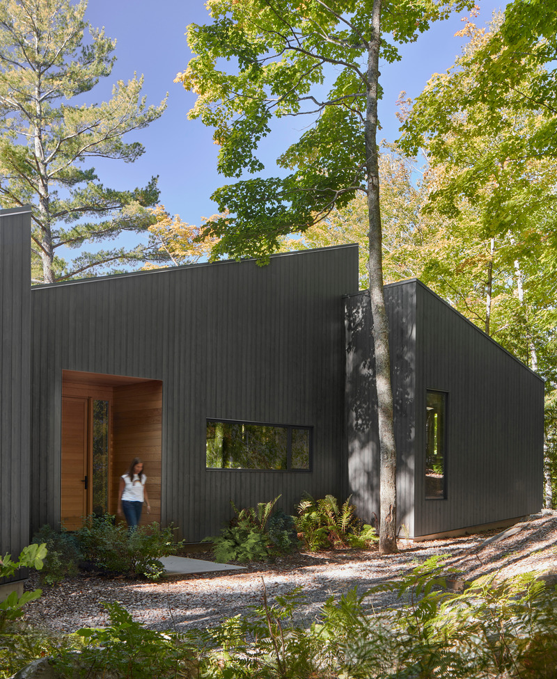 Dossier de presse | 1513-14 - Communiqué de presse | Catchacoma Cottage - Dubbeldam Architecture + Design - Architecture résidentielle - Catchacoma Cottage - Front Facade Detail - Crédit photo : Riley Snelling