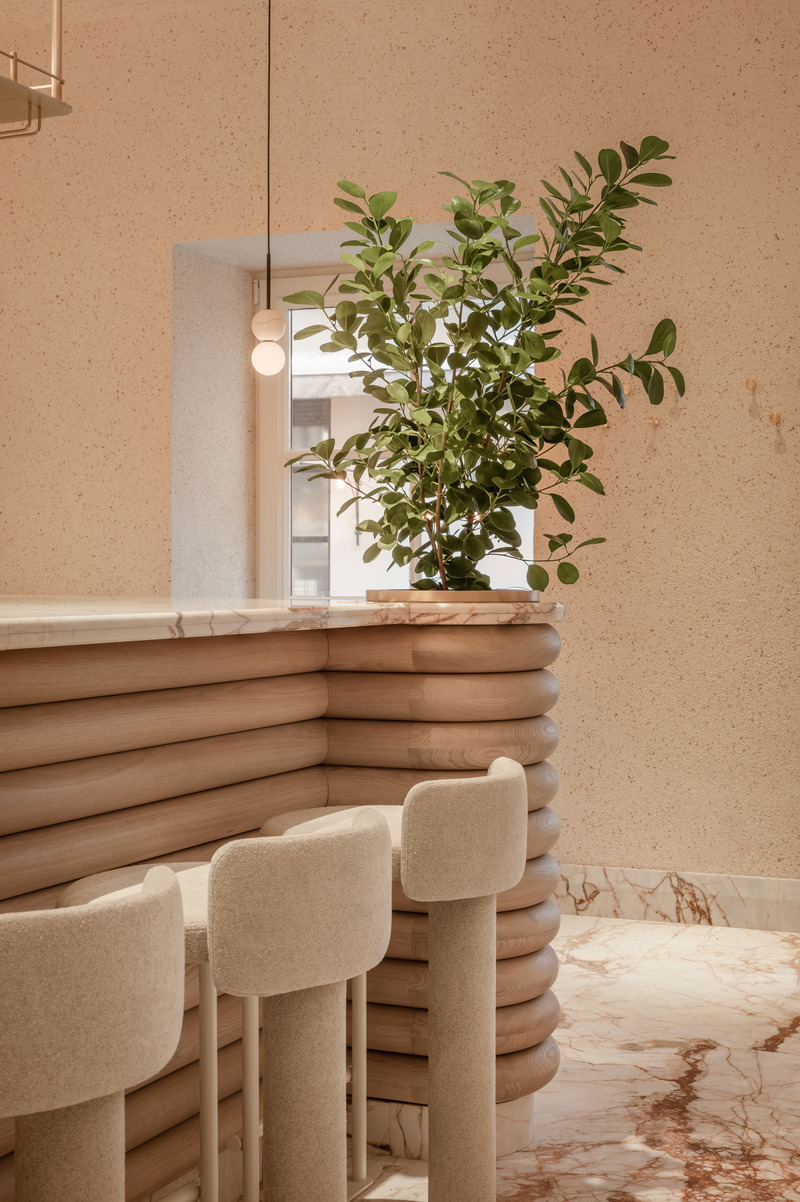 Press kit | 6673-02 - Press release | Cukiernia - The Pastry Shop With Walls Covered in Eggshell Plaster - YOD Group - Commercial Interior Design - Photo credit:  Yevhenii Avramenko 