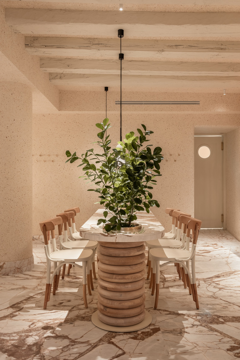 Press kit | 6673-02 - Press release | Cukiernia - The Pastry Shop With Walls Covered in Eggshell Plaster - YOD Group - Commercial Interior Design - Photo credit:  Yevhenii Avramenko 