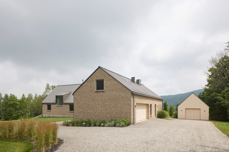 Press kit | 780-09 - Press release | Des Lauriers House - Paul Bernier Architecte - Residential Architecture - Photo credit: James Brittain
