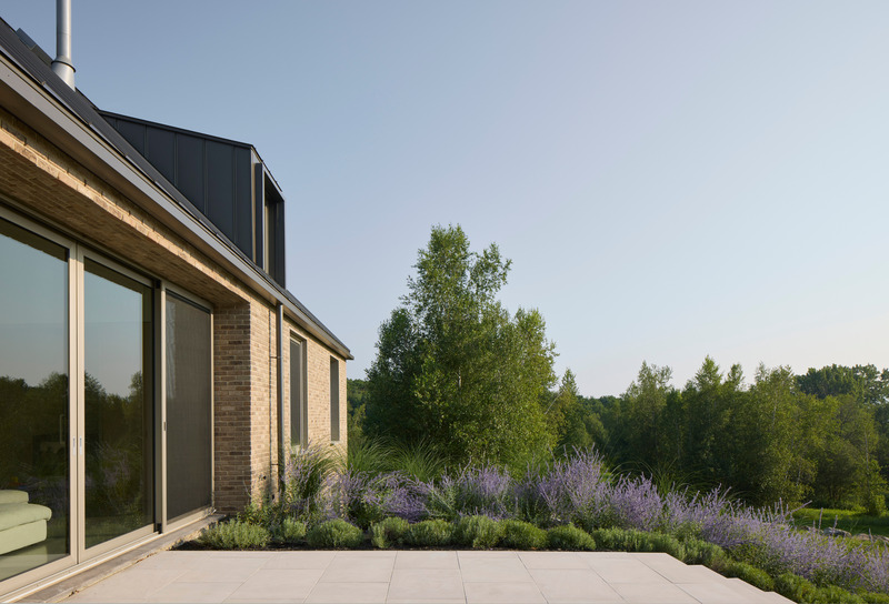 Press kit | 780-09 - Press release | Des Lauriers House - Paul Bernier Architecte - Residential Architecture - Photo credit: James Brittain