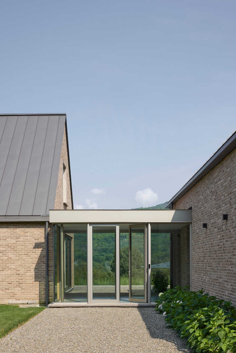 Press kit | 780-09 - Press release | Des Lauriers House - Paul Bernier Architecte - Residential Architecture - Photo credit: James Brittain