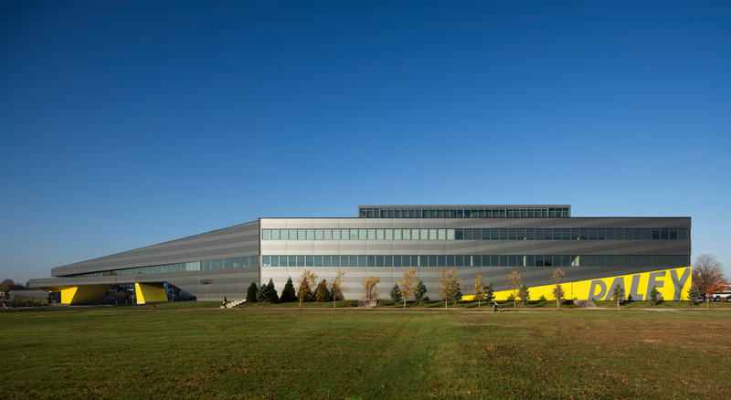 Press kit | 2329-09 - Press release | Richard J. Daley College Campus - JGMA - Institutional Architecture - East Elevation - Photo credit: Tom Rossiter