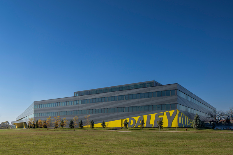 Press kit | 2329-09 - Press release | Richard J. Daley College Campus - JGMA - Institutional Architecture - East Elevation - Photo credit: Tom Rossiter