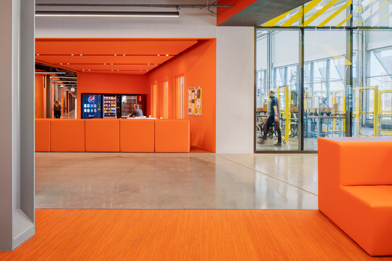 Press kit | 2329-09 - Press release | Richard J. Daley College Campus - JGMA - Institutional Architecture - Breakout Area to Manufacturing Classroom - Photo credit: Tom Rossiter