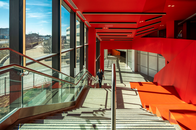 Press kit | 2329-09 - Press release | Richard J. Daley College Campus - JGMA - Institutional Architecture - Stair Gathering to Bridge Looking Down - Photo credit: Tom Rossiter