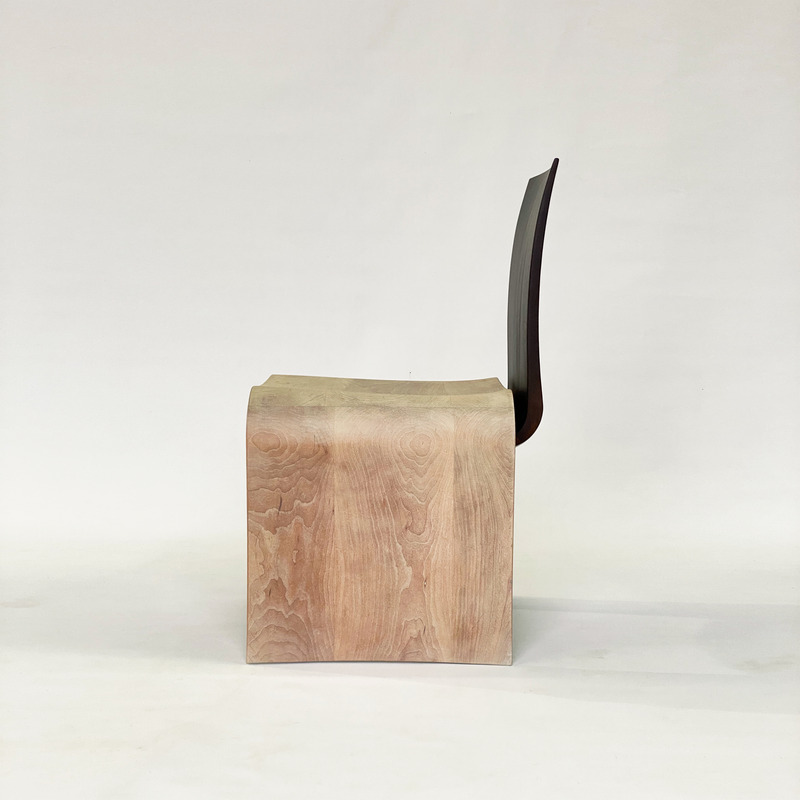 Dossier de presse | 7618-01 - Communiqué de presse | hm-LI Studio Introduces Three New Furniture Collections: Weaving Chair, Le Sourire Chair, and Curl Cabinet Series - hm-LI Studio - Produit - Crédit photo : hm-LI Studio