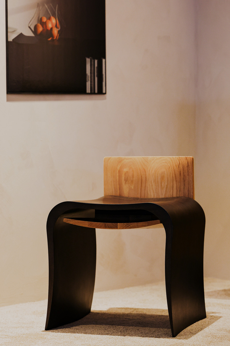 Dossier de presse | 7618-01 - Communiqué de presse | hm-LI Studio Introduces Three New Furniture Collections: Weaving Chair, Le Sourire Chair, and Curl Cabinet Series - hm-LI Studio - Produit - Crédit photo : hm-LI Studio